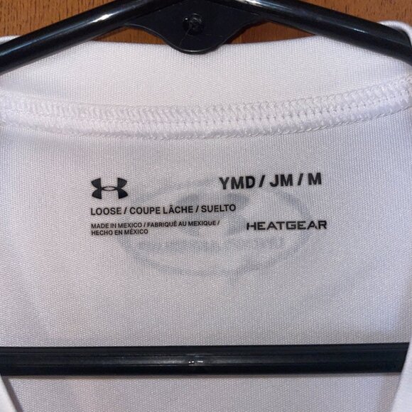 Under Armour Youth Loose Fit White T-Shirt American Flag Logo HeatGear UPF 40 M - Picture 4 of 6
